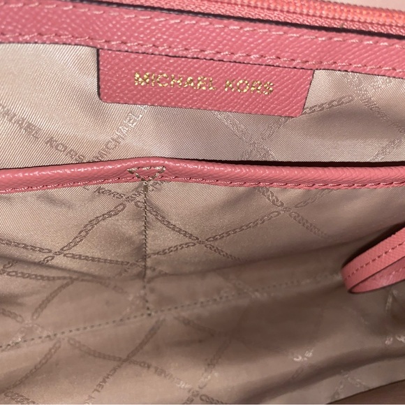 FINAL MARKDOWN! MICHAEL KORS - Voyager Crossgrain Leather Tote, Pink, Medium - Picture 13 of 16